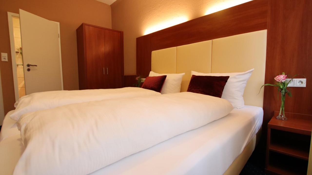 Hotel Wahlster Saarbrücken Esterno foto