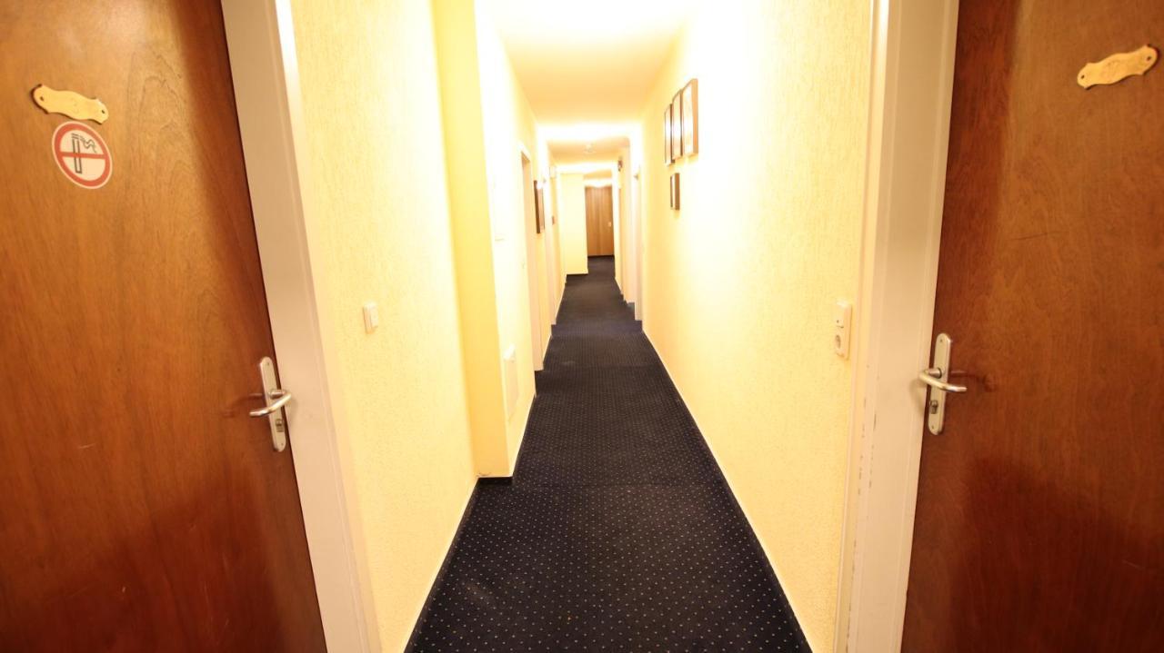 Hotel Wahlster Saarbrücken Esterno foto