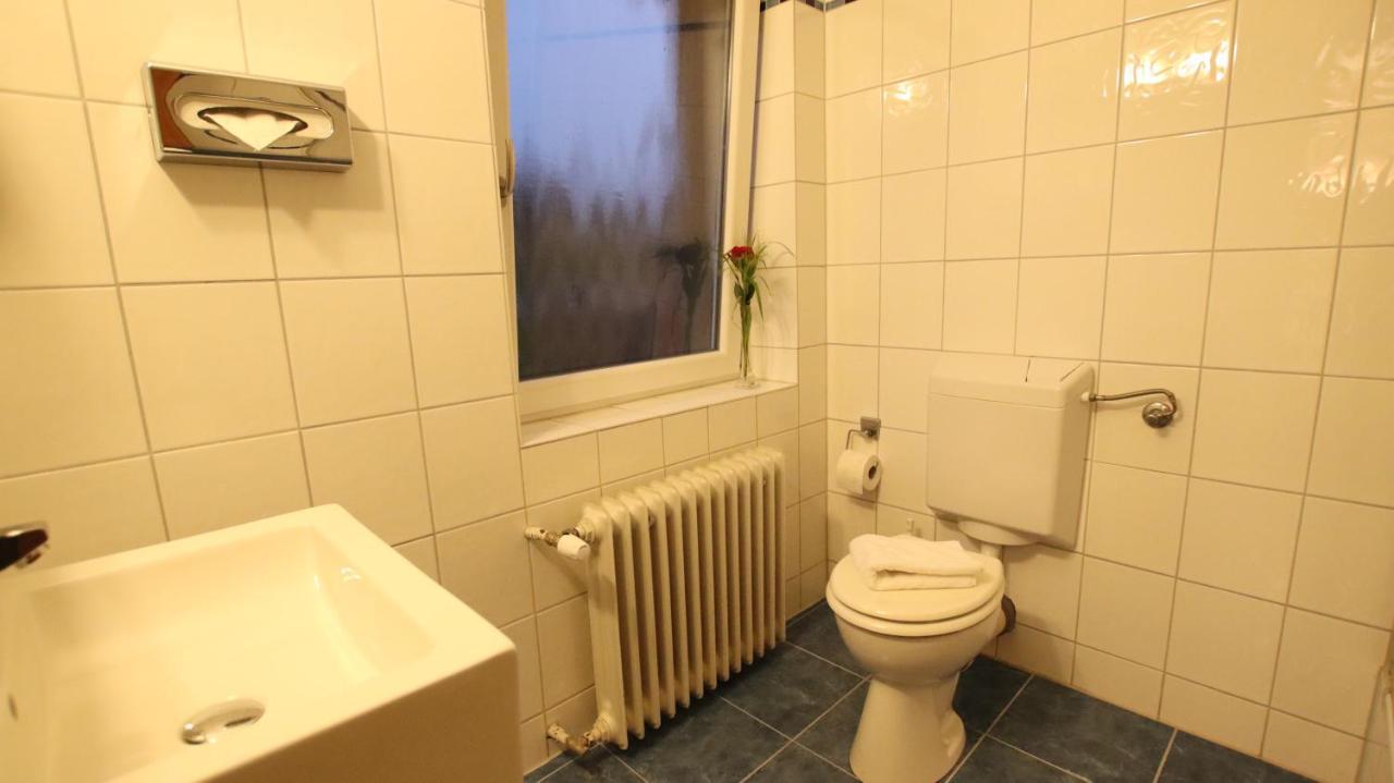 Hotel Wahlster Saarbrücken Esterno foto