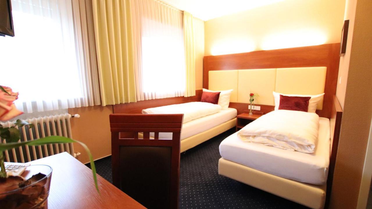 Hotel Wahlster Saarbrücken Esterno foto